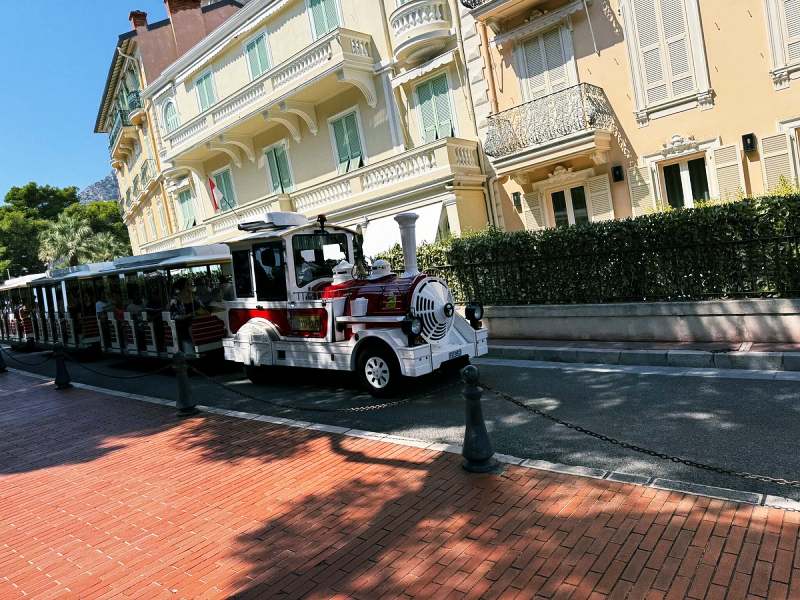 Petit train Monaco, visite Monaco, tour guidé Monaco, e-bike Monaco, balade Monaco, vieille ville Monaco, visite privée Monaco, guide Monaco, alternative petit train, activité Monaco